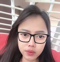 Dinda - puta in Jakarta