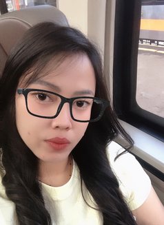 Dinda - escort in Jakarta Photo 7 of 11