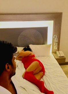Dinesh & Ahana - puta in Dubai Photo 7 of 7