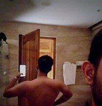 Dineth - Male escort in Colombo