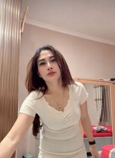 Dinii - escort in Jakarta Photo 2 of 9
