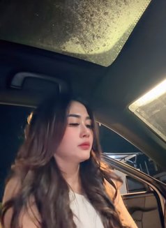 Dinii - escort in Jakarta Photo 3 of 9