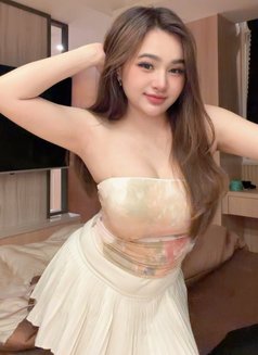Dinii - escort in Jakarta Photo 4 of 7