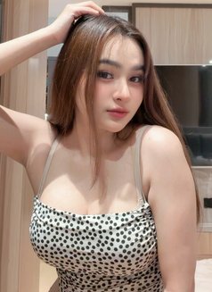 Dinii - escort in Jakarta Photo 6 of 7