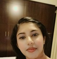 Dinithi Sexy - puta in Dubai