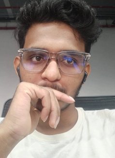 Dinosaur - Acompañantes masculino in Hyderabad Photo 2 of 2