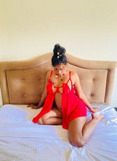 Dinu Gif 21y Old - puta in Colombo Photo 2 of 8