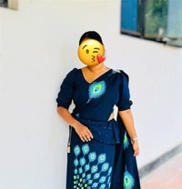 Dinushi - escort in Colombo