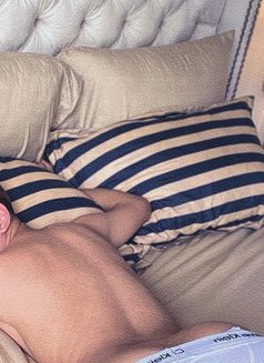Dio Anando - Male escort in Bali Photo 7 of 7