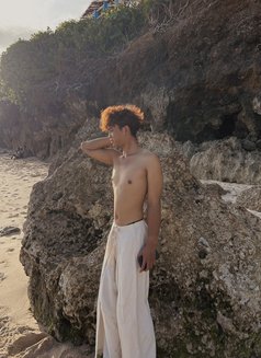 Dio - Acompañantes masculino in Bali Photo 3 of 12