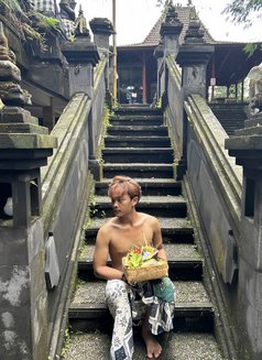 Dio - Acompañantes masculino in Bali Photo 4 of 12
