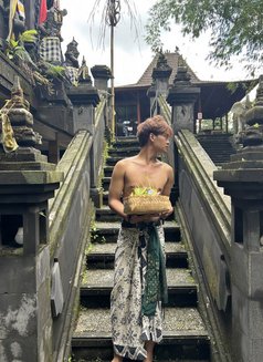 Dio - Acompañantes masculino in Bali Photo 6 of 12