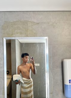 Dio - Acompañantes masculino in Bali Photo 2 of 7