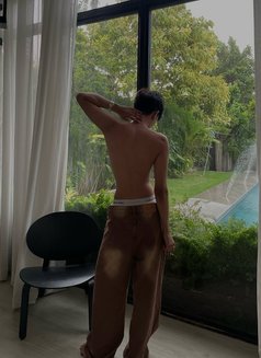 Dio - Acompañantes masculino in Bali Photo 5 of 7