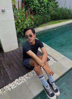 Dio Male Escrot Denpasar Bali - Acompañantes masculino in Bali Photo 13 of 14