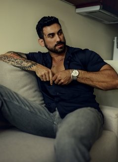 Dionisio - Male escort in Bangkok Photo 3 of 5