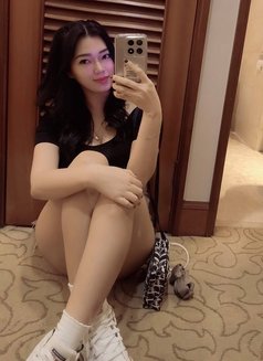 Dionne - escort in Hong Kong Photo 14 of 17