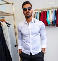 Dip - Acompañantes masculino in Kolkata