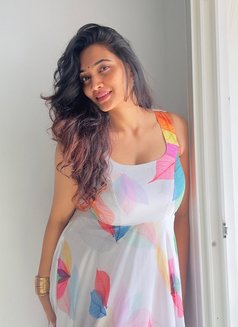 Dipanshi - escort in Candolim, Goa Photo 1 of 6