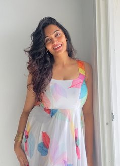 Dipanshi - escort in Candolim, Goa Photo 5 of 6