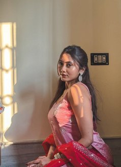 Dipanshi - escort in Hyderabad Photo 3 of 7