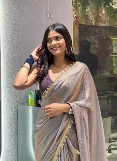 Dipanshi - puta in Ahmedabad Photo 3 of 5