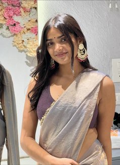 Dipanshi - puta in Ahmedabad Photo 4 of 5