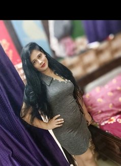 Dipanshi Singh - puta in Lucknow Photo 4 of 5