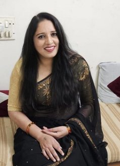 Dipika Sharma - puta in Hyderabad Photo 2 of 2
