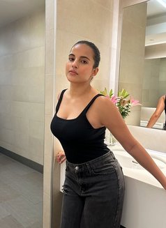 Dipti Doorstep Incall - puta in Macao Photo 1 of 1