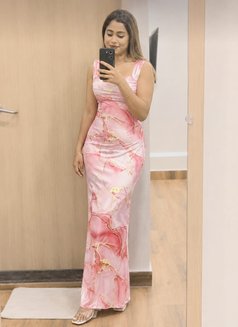 Dipti - puta in Mumbai Photo 1 of 2
