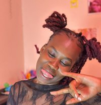 Dirtiecenir - puta in Nairobi