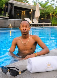 Dirty Saint - Male adult performer in Nairobi Photo 2 of 6
