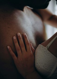 Discreet & Elite Premium Call Girls Avail - puta in Hyderabad Photo 5 of 7