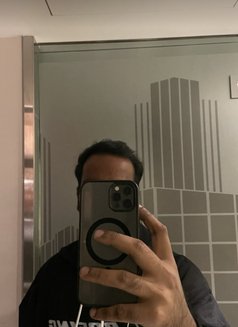 Discreet Male - Male escort in Bangalore Photo 3 of 3