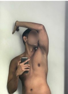 Discrete Companion - Male companion in Colombo Photo 4 of 5