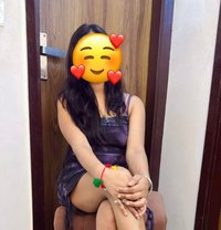 Disha cam nd real meet - escort in New Delhi Photo 8 of 10