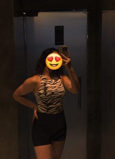 Disha cam nd real meet - puta in New Delhi Photo 3 of 3