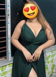 Divya cam nd real meet - escort in New Delhi Photo 5 of 8