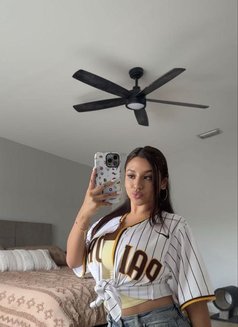 Disha - escort in Mumbai Photo 4 of 6