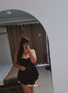 Disha Independent Girl in Delhi - puta in New Delhi Photo 1 of 3