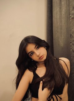 Disha - puta in Ahmedabad Photo 1 of 2