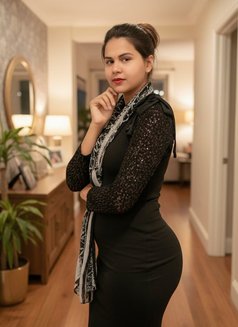 Disha - escort in Mumbai Photo 1 of 4