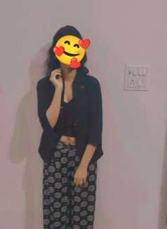 Disha - escort in Noida Photo 2 of 2