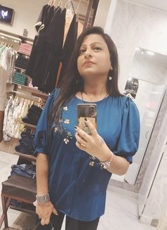 Disha kaur - Transsexual escort in Noida Photo 19 of 19