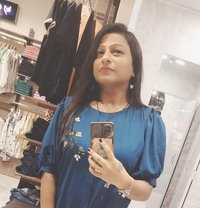 Disha kaur - Transsexual escort in Noida