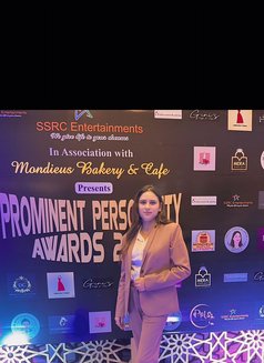 Disha Mehta - puta in Gurgaon Photo 3 of 5