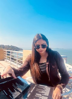 Disha Mehta - puta in Gurgaon Photo 4 of 5