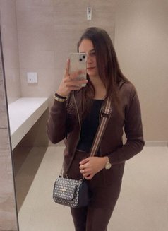 Disha Mehta - puta in Gurgaon Photo 5 of 5