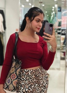 Disha Roy - Transsexual escort in Bangalore Photo 10 of 18